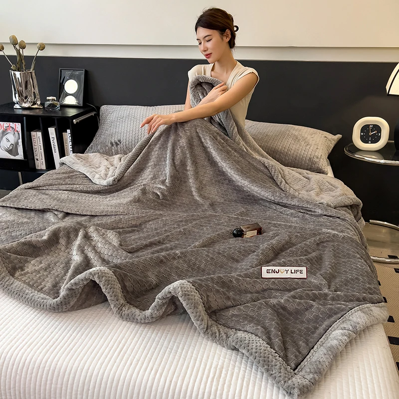 Turtle Velvet Autumn Winter Thicken Warm Blankets for Bed Soft Fluffy Coral Velvet Sofa Blanket Jacquard Throws and Blankets